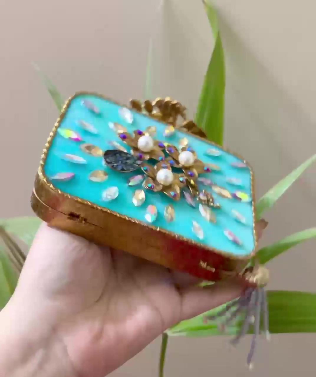 Turkish Style Luxury Handcrafted Clutch – Floral Embellished Square Bag with Beaded Tassel