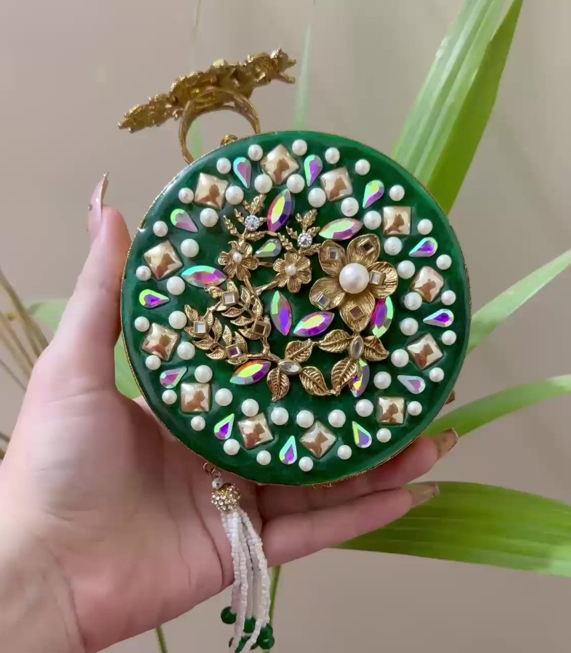 Turkish handmade crystal clutch bag with gold floral design, beaded tassel, and gift-ready packaging. Luxury women’s evening purse perfect for weddings, parties, and special occasions.