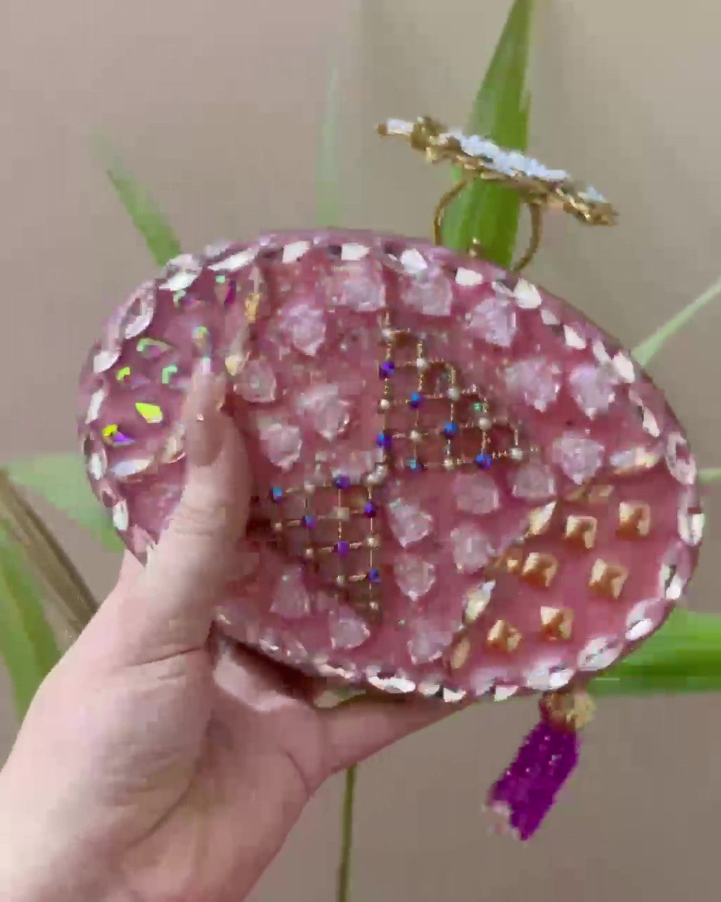 Clearence Sale-Turkish Style Luxury Handcrafted Clutch – Floral Embellished Oval Bag with Beaded Tassel-