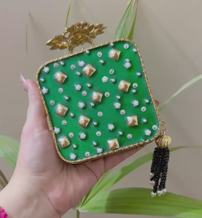 Turkish handmade crystal clutch bag with gold floral design, beaded tassel, and gift-ready packaging. Luxury women’s evening purse perfect for weddings, parties, and special occasions.